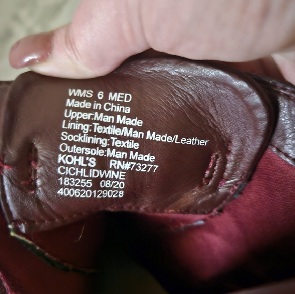 Wine colored boots - Picture 2 of 9